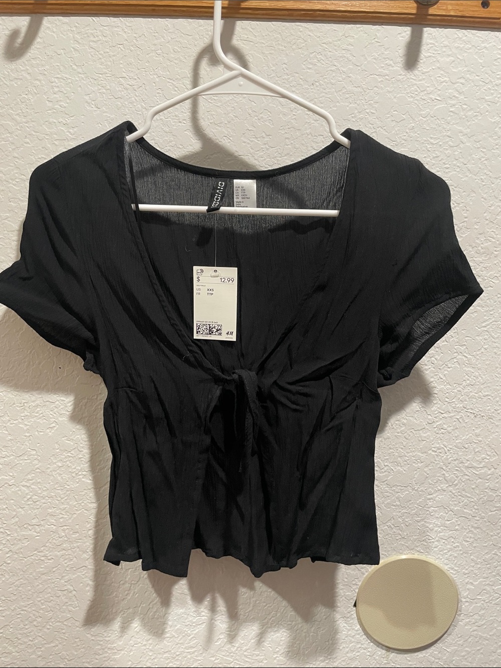 H&M Black Tie-Front Cropped Short Sleeve Top